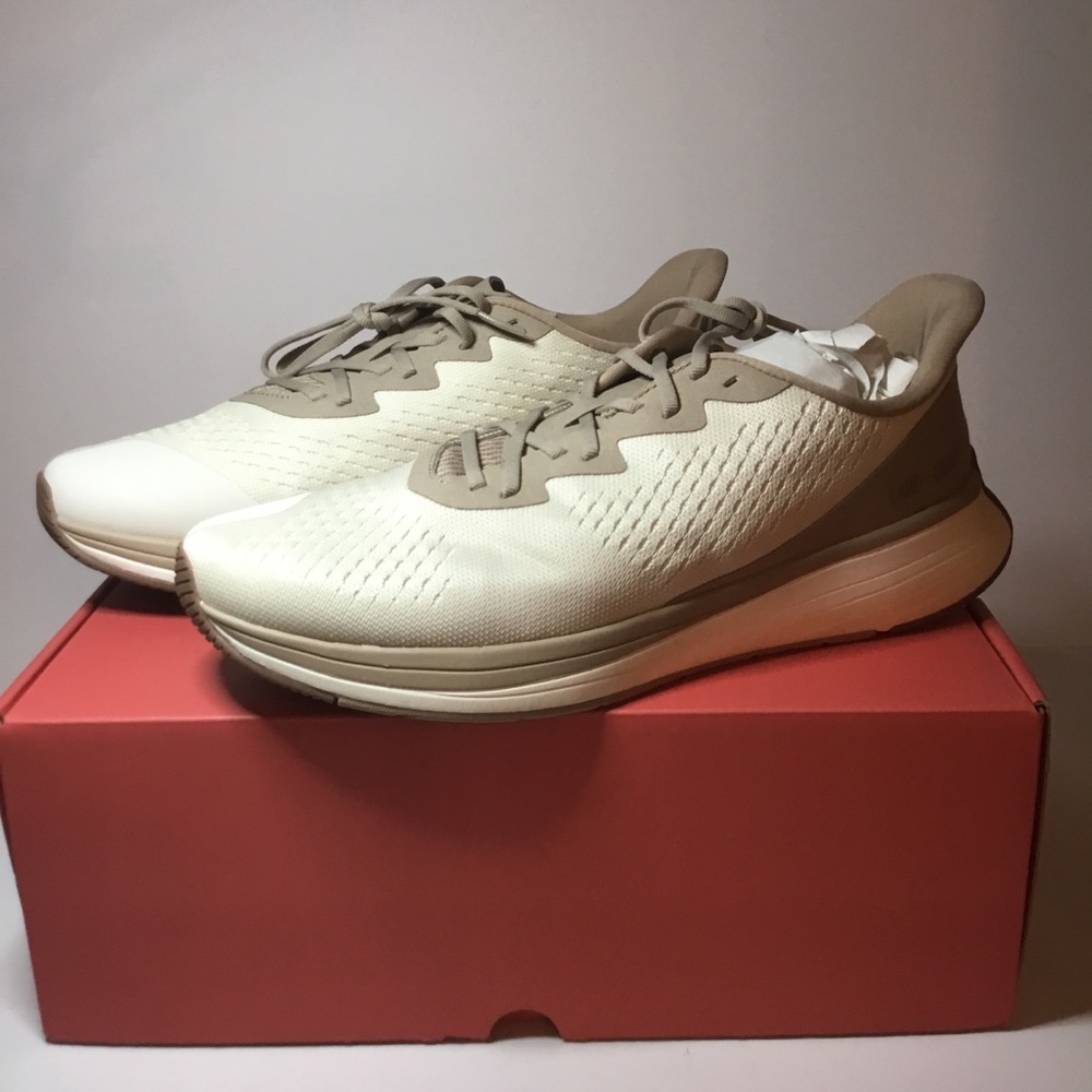 Lane-Eight Men’s Cream and Tan Running Shoes Size 11